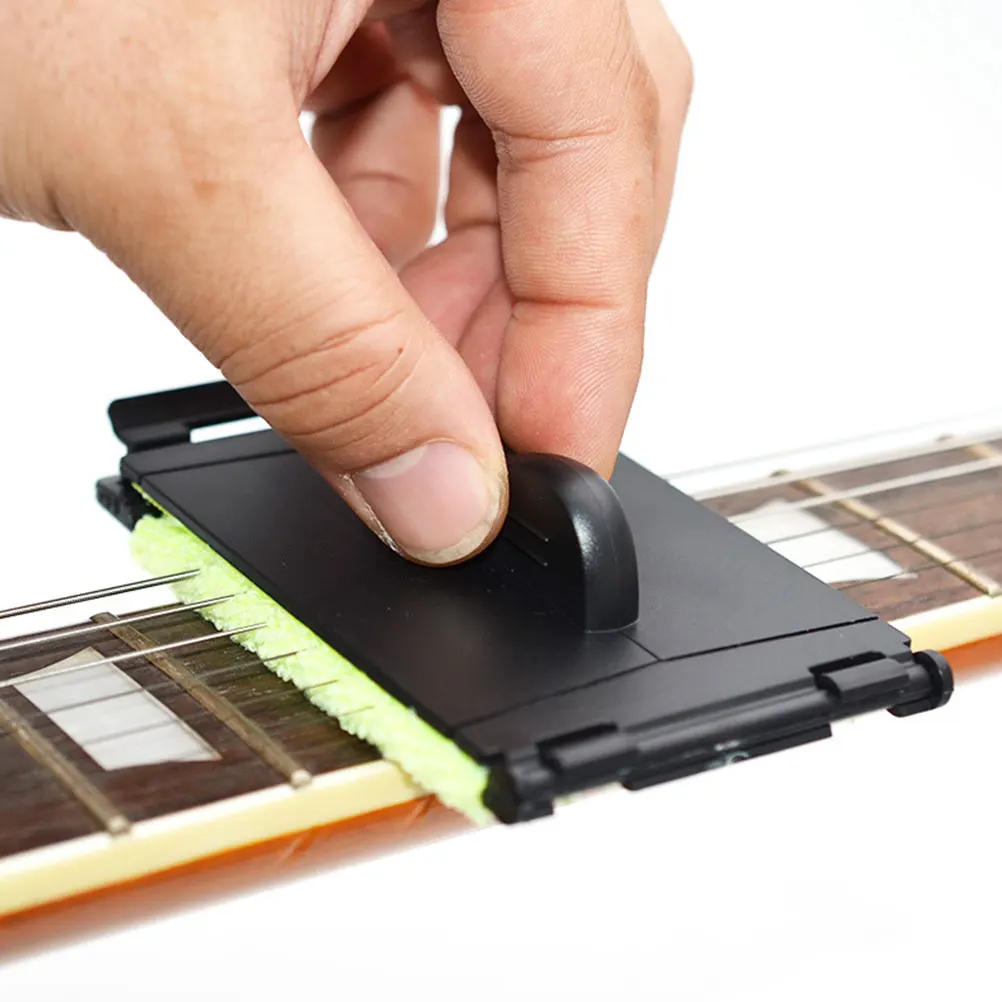 

Guitar String Reusable Plastic Cloth for Bass Ukulele Guitar String Cleaner Fretboard Scrubber Instrument Maintenance Tool