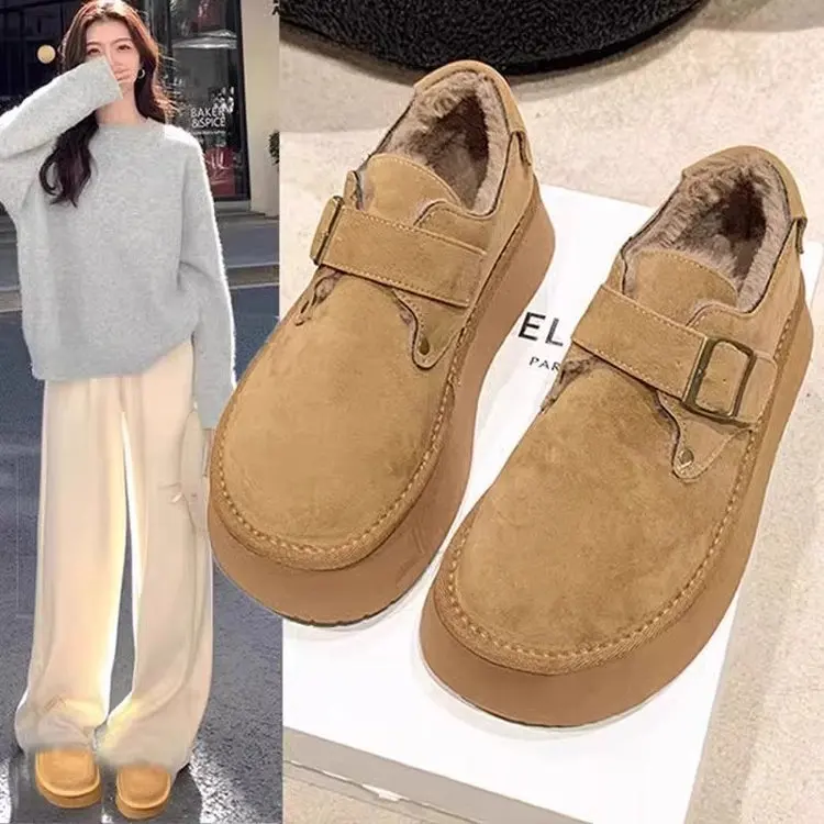 Zapatos de algodón para mujer en invierno con ropa exterior de felpa, nuevo estilo, suela gruesa, zapatos de pan de cabeza alta, botas de nieve, 2025