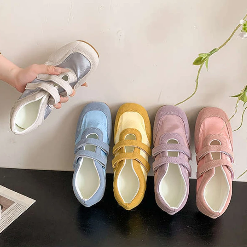 Damen-Mary-Jane-Flats mit doppeltem Riemen, Retro-Sneakers aus Satin mit Patchwork und runder Zehenpartie, weiche, süße, lässige Alltags-Flats für Frühling und Herbst – Detail 2