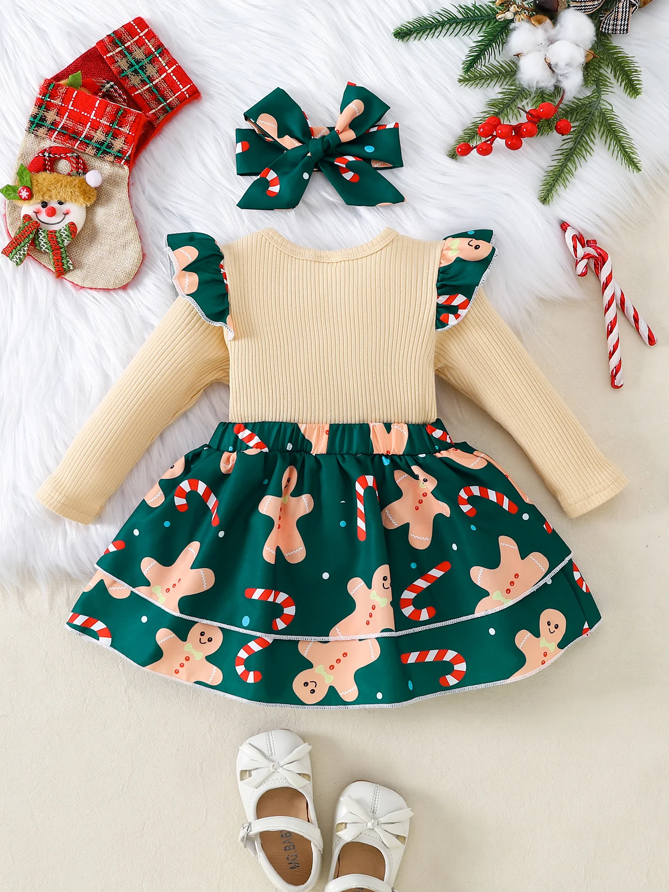 Lebkuchenmädchen-Outfit-Set mit Weihnachtsmotiv, mit Spitzenärmeln, bedruckten Overalls mit Innenmatch und großer Schleifendekoration für Babys – Detail 2