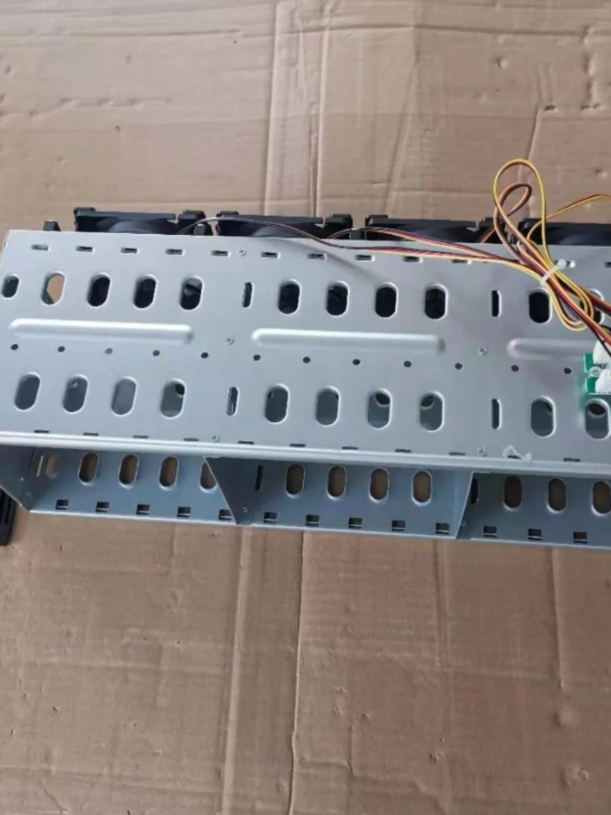 

Клетка для жесткого диска Chia. 15-битный 3,5-дюймовый амортизирующий кронштейн для расширения жесткого диска. Внешний шкаф с платформой Inspur X79