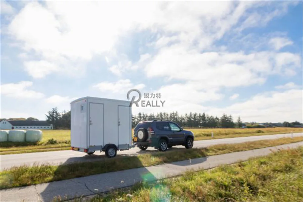 Remorque de toilette mobile avec douche, toilettes portables, salle principale mobile, caravane, économique, 2 stations