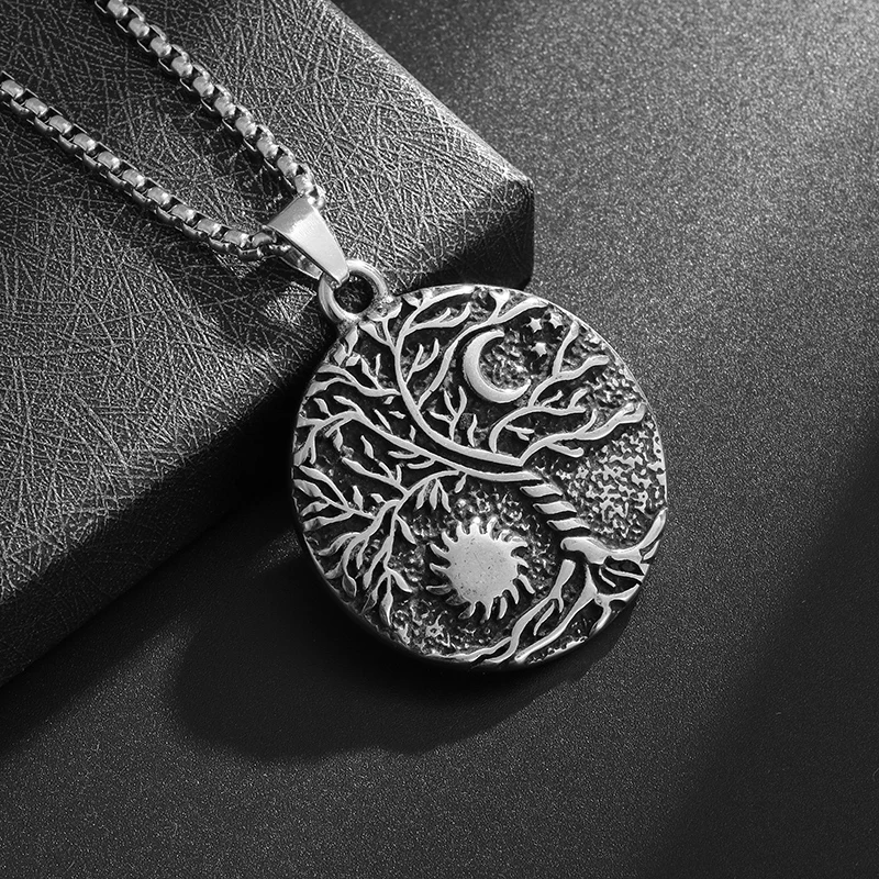 Vintage Tree of Life Pendant Necklace Celtic Knot Sun and Moon Rune Pendant Men\'s Nordic Jewelry Gift