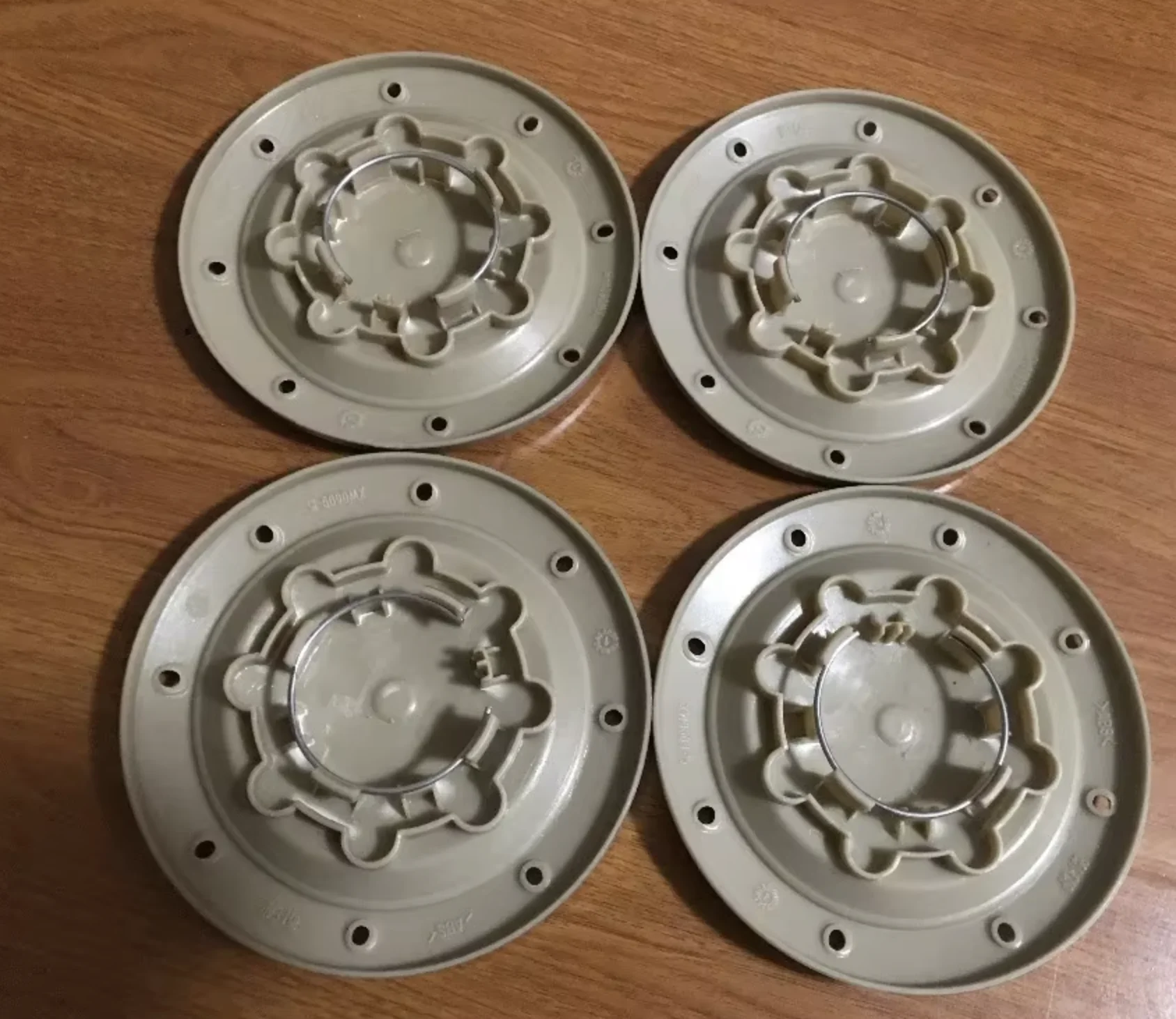 

4PCS Wheel Center Hub Cover 1K0601149EQZQ 1K0601149E QZQ 1K0 601 For VW Caddy Golf Plus Jetta Touran 2003-2015