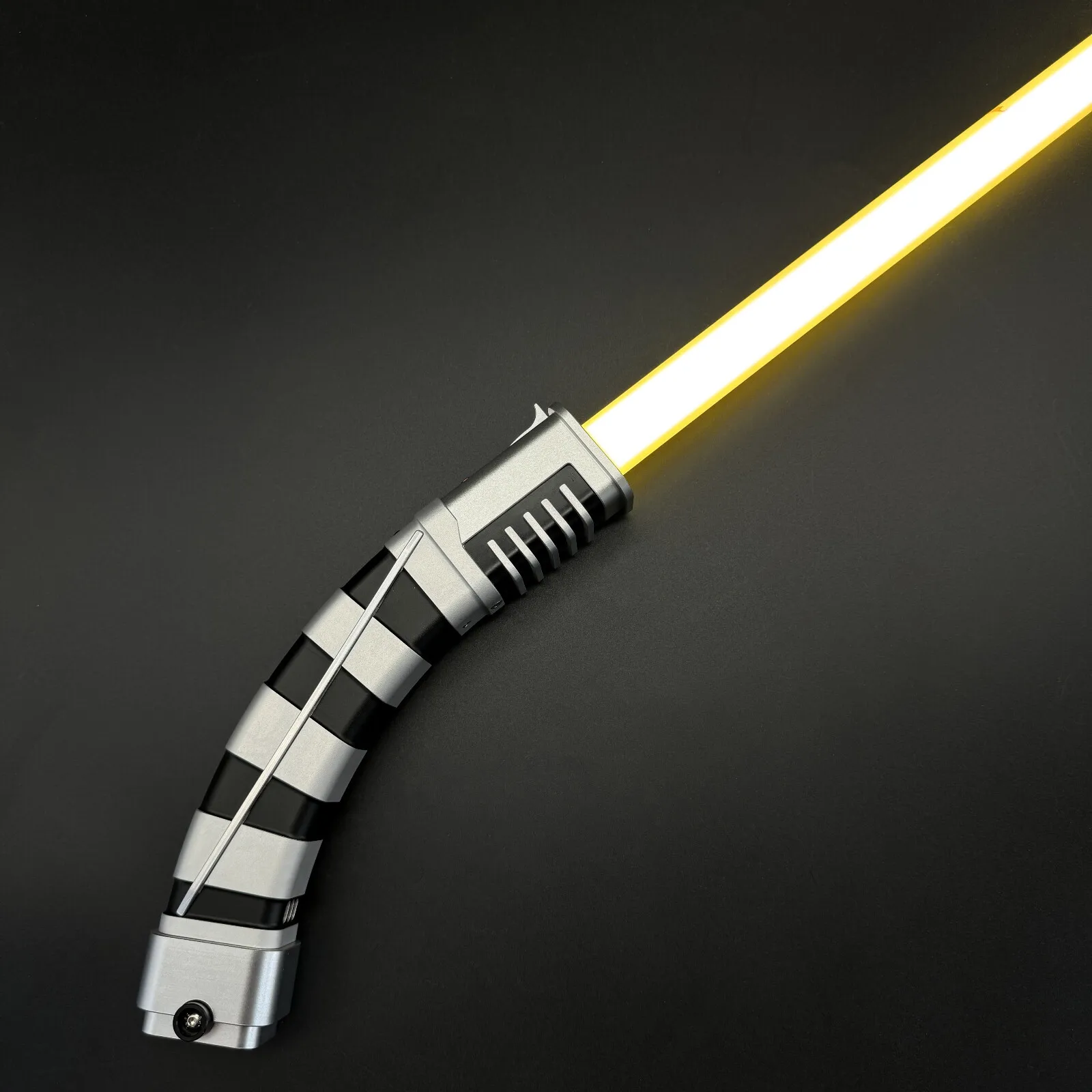 

Ventress V1 Lightsaber Proffie2.2 Board Neopixel Smooth Swing Heavy Dueling Laser Sword Cosplay Game Movie Prop