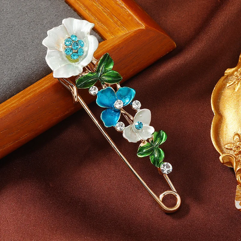 Sweet Flower Shape Lapel Pin Inlaid Shiny Rhinestones Brooches All-match Versatile Corsage Accessories image 5