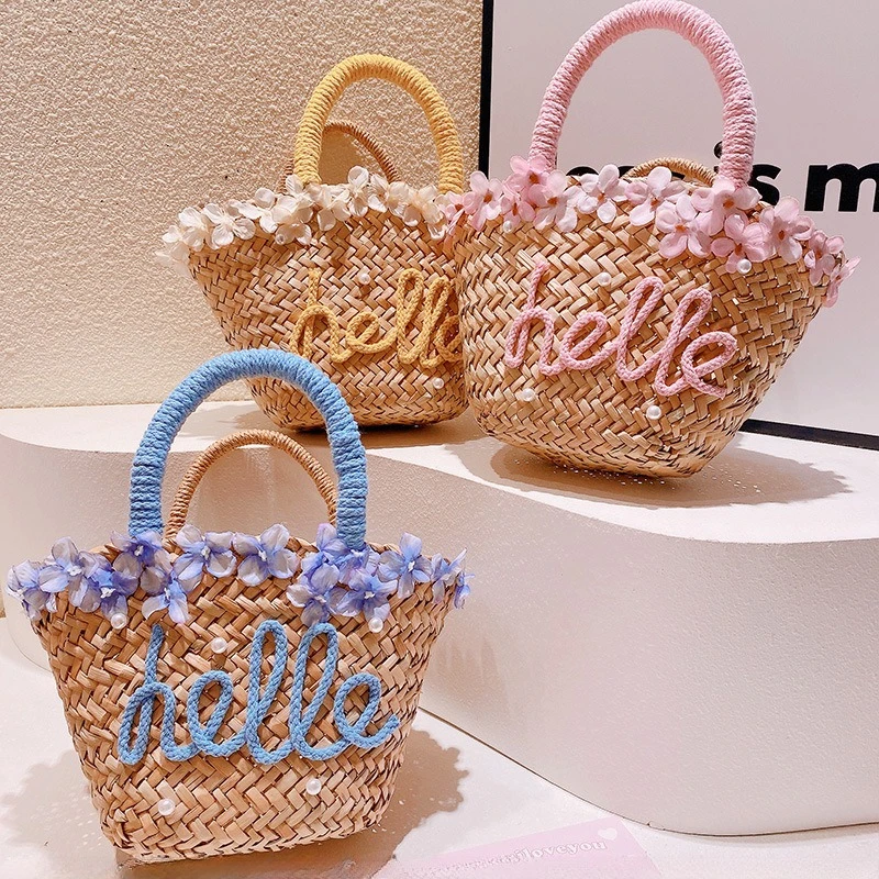 

Personalized English Initial Pearl Letter Woven Straw Handbag: A Stylish and High-End Gift for Women