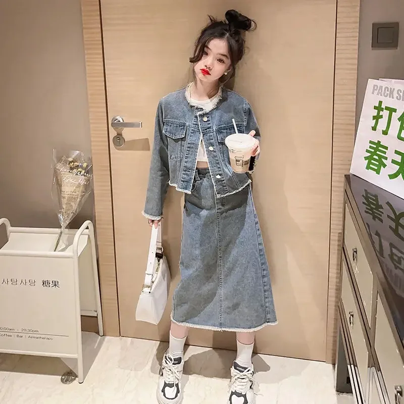 Girls Spring Suit 2023 New Fashionable Mid Big Childrens Fashion Spring and Autumn Girls Denim Skirt Two Piece Fashion Set