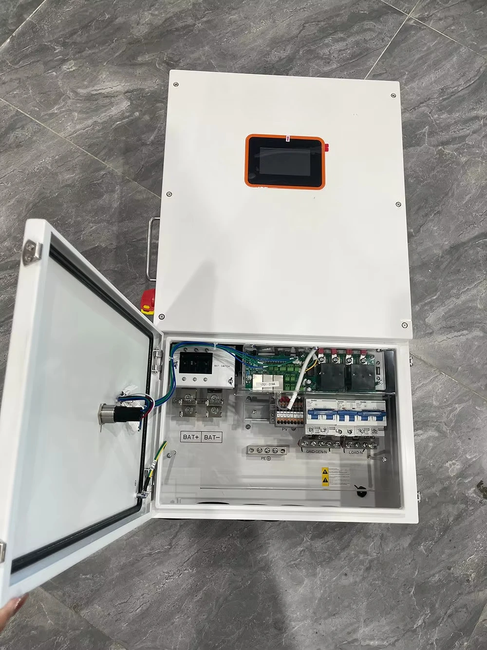 10kW/12kW/16kW Split Phase Hybrid Solar Inverter MEGAREVO R12KLNA & R16KLNA Models, 120/240V Pure Sine Wave Charger Inverter