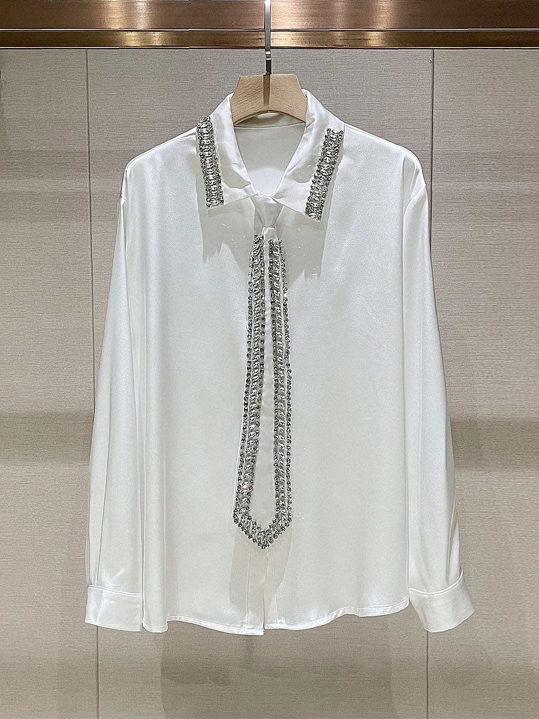 

Ele White irt Women's Faion 2026 Spring Lightweight Luxury Anti-Aging Unique Tie Heavy Embellied Diamond High-End S...