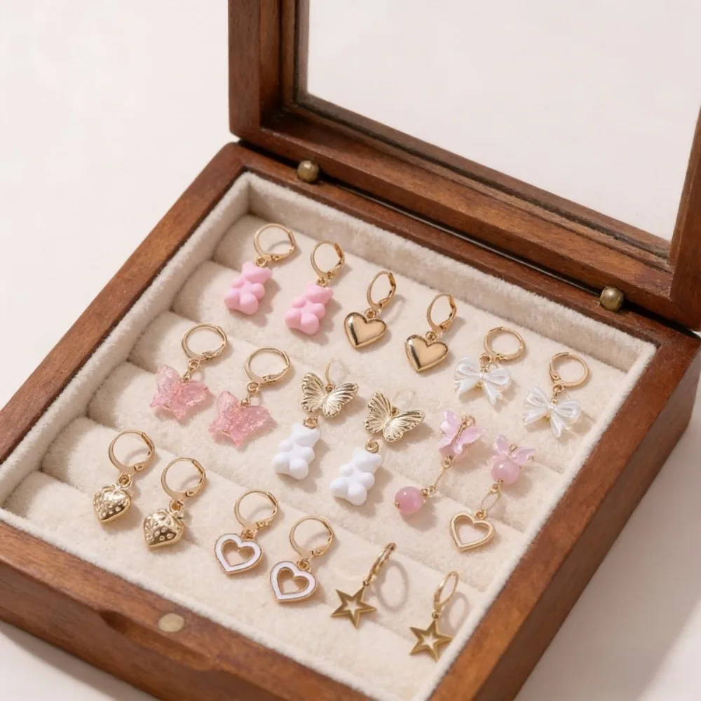 18 Pairs of Animal-Themed Bear, Butterfly, and Heart Earrings Set, Sweet and Cute with a Vibrant Style, Various Styles Mixed and Matched, Unique Design Earrings Set, Includes Heart-Shaped Pendants, Water Drop Earrings, Comfortable to Wear, Versatile Accessories for Daily Wear, Weddings, Celebrations, Birthday Parties, Valentine's Day, and Dates
