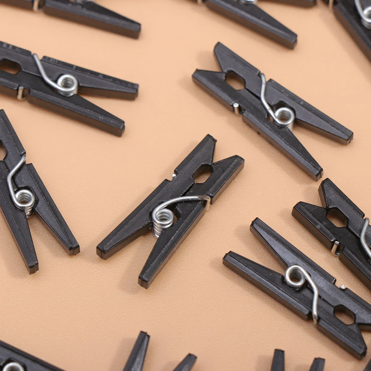

100 Pcs Plastic Clothespin Laundry Clips Mini Plant Wall Pins Hanging Photo Clamps Classic