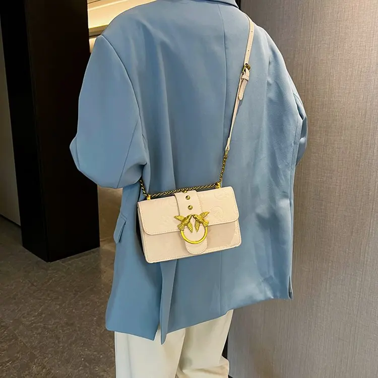 

Новая металлическая квадратная сумка-цепочка 2026 года, модная наплечная сумка с регулируемым ремнем, маленькая сумочка для повседневного использования