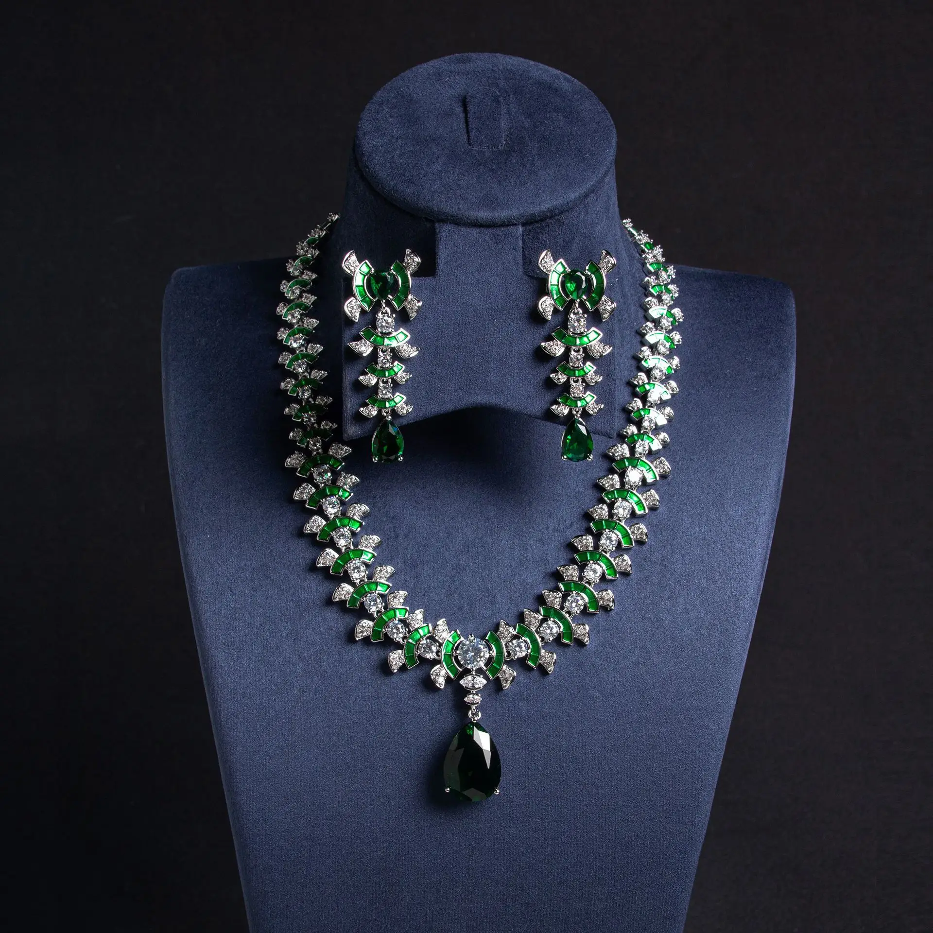 

High end 4piece Set Necklaces Earrings Ring Bracelet woman's jewelry wedding party Shining accessories Red green blue