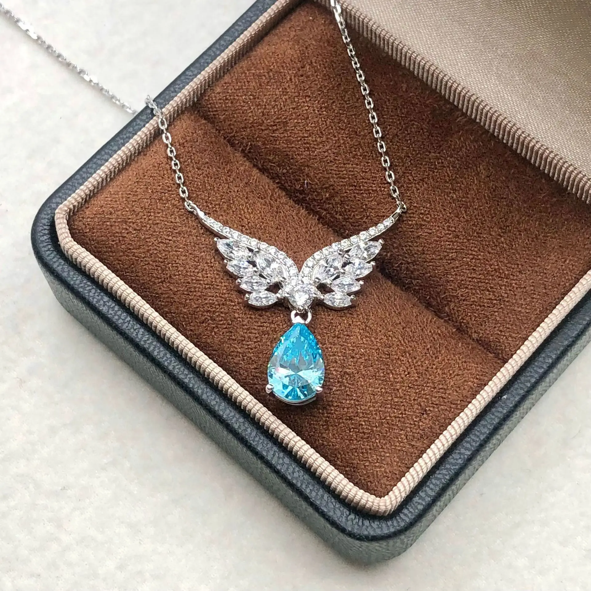 PT950 Platinum Women's Collarbone Necklace, 2Ct Blue Diamond 