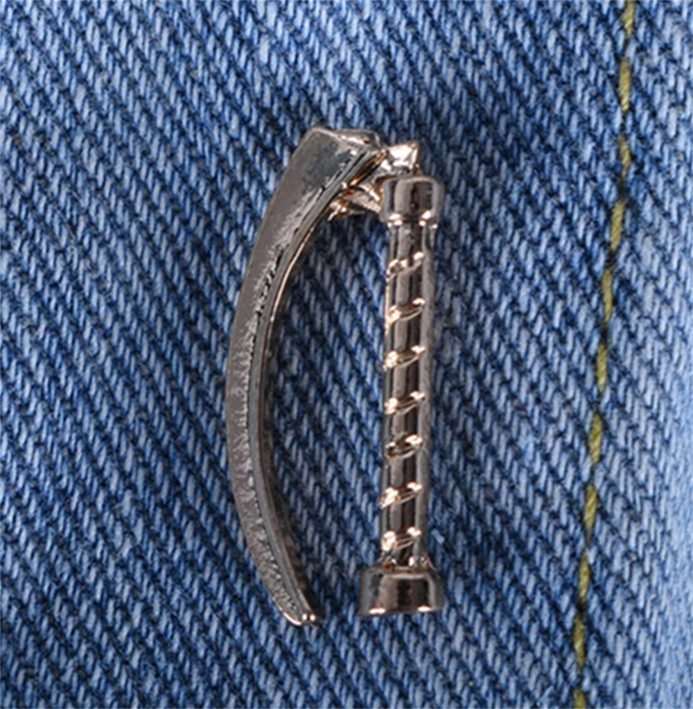 Medical Laryngoscope Brooch Exquisite Trendy Gold Color Medicine Jewelry Coat Backpack Lapel Badge Collection for Doctor Nurse