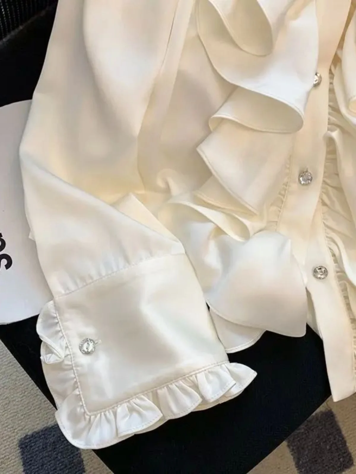 قميص نسائي بأكمام طويلة من الدانتيل الفرنسي، مزين بالزهور، أنيق وعصري، مريح ومناسب للشابات من سن 8 إلى 24 عامًا