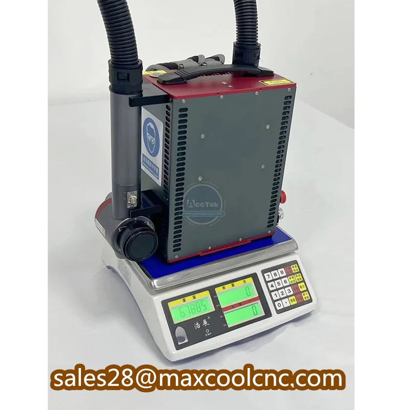 Maxcool Portable Mobile Backpack Rust Remover Paint Wood Stone Stainless Steel Fiber Laser Cleaning Machine