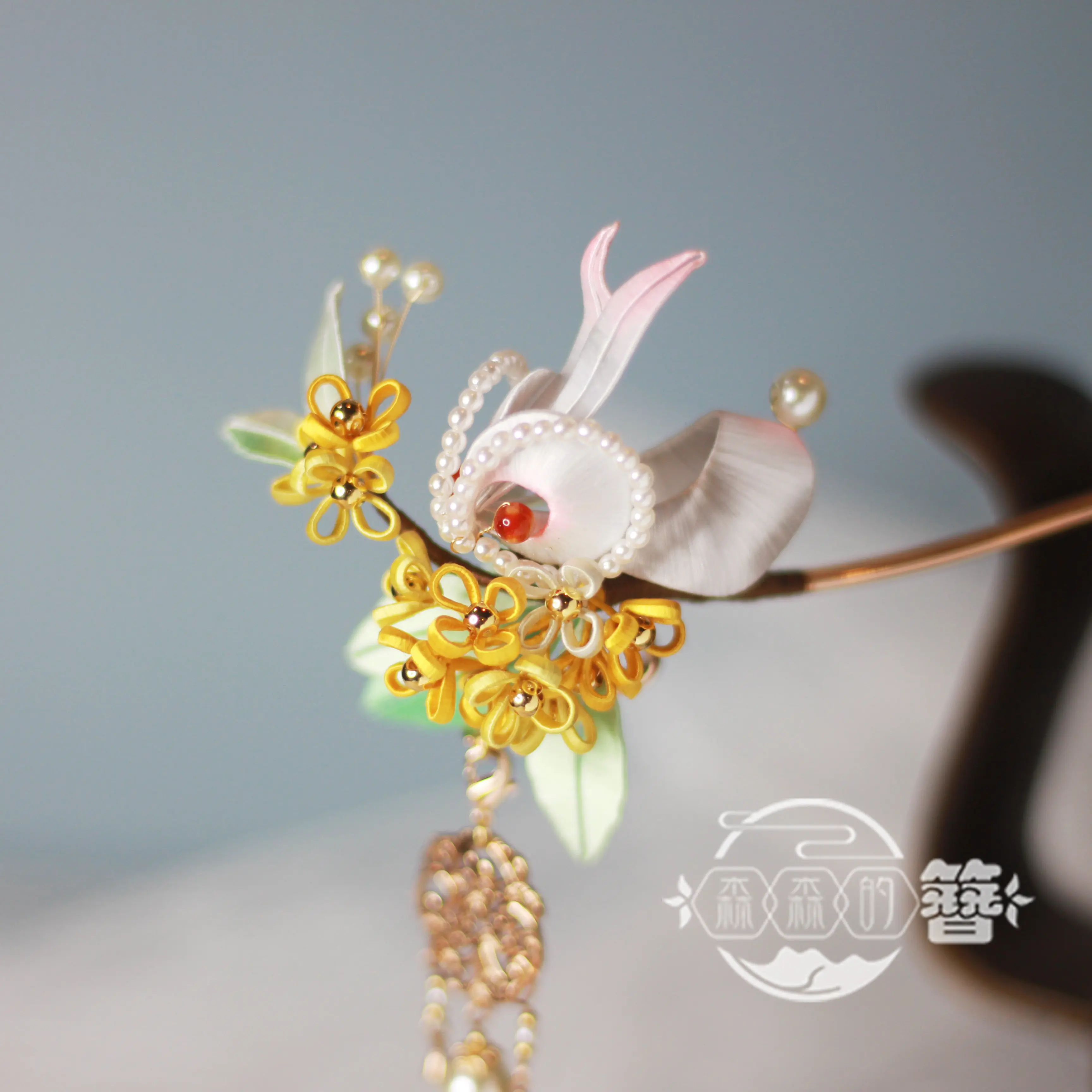 Epingle-a-cheveux-originale-en-forme-de-lapin-en-fleurs-d'osmanthus-pince-a-cheveux-mignonne-avec-pompon-pour-hanfu