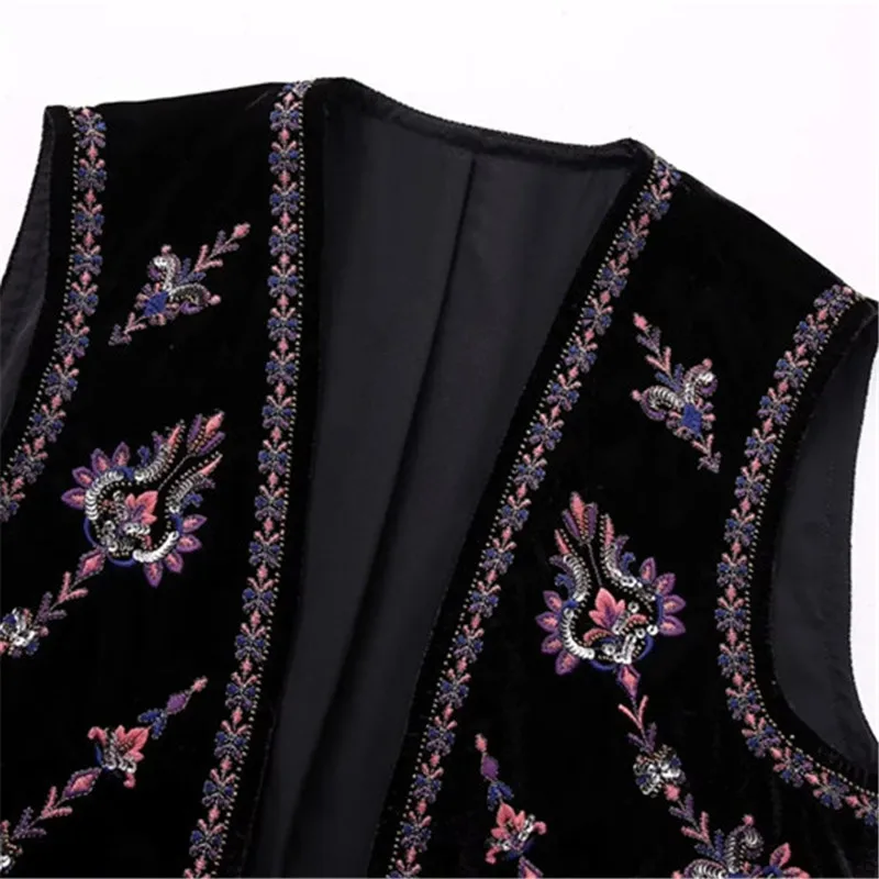 TRAF Velvet Embroidered Vest For Women Black Short Sleeveless Vest Woman Cropped Vintage Jacket Waistcoat Autumn Vest Cardigan