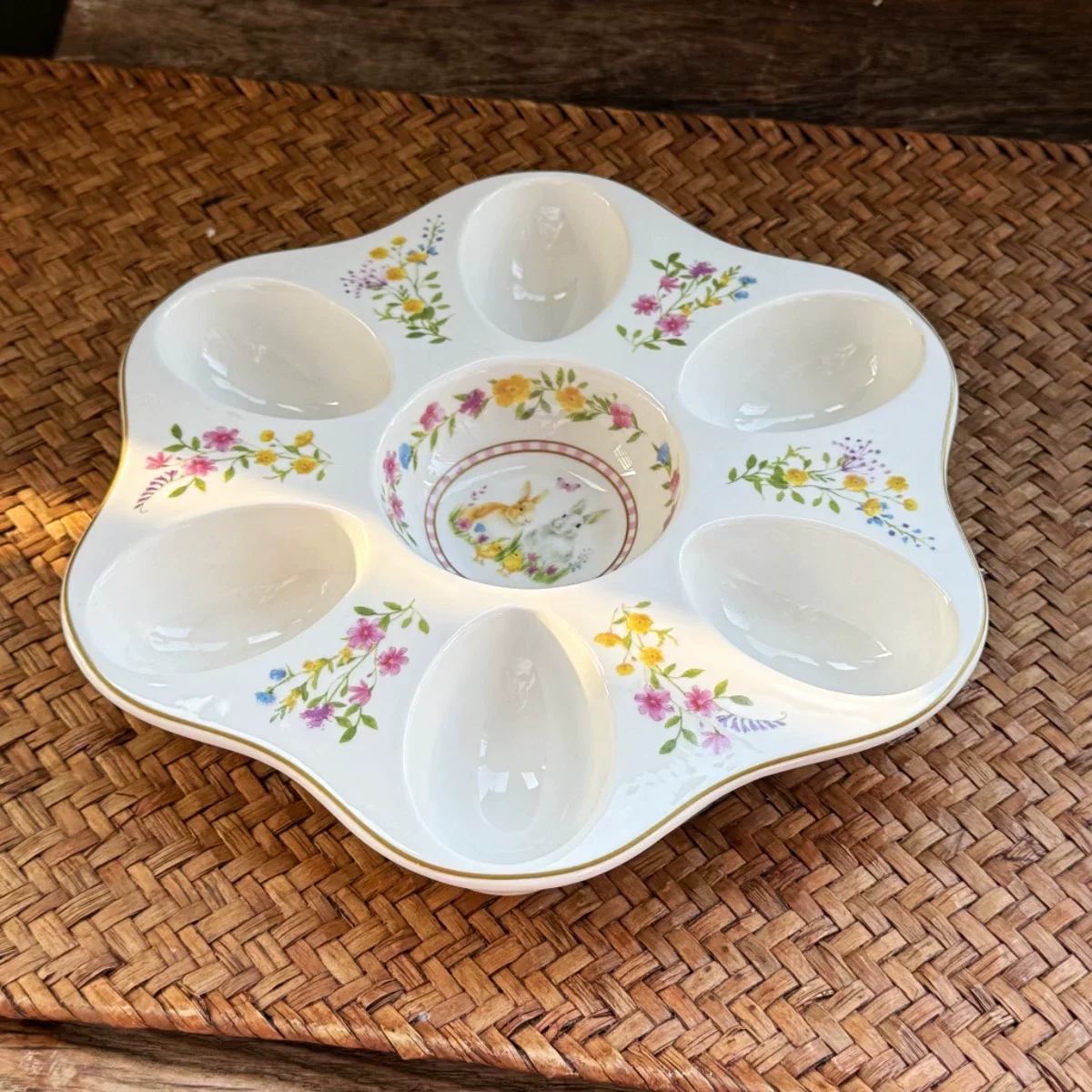 Egg Division Plate Ceramic Egg-shaped Pastry Small Snack Display Plate Cute Placemat Plate