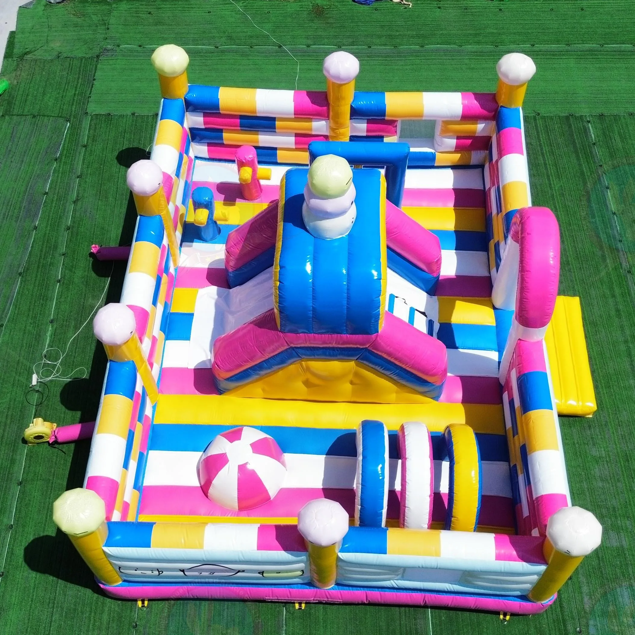 

Розовый надувной замок-прыгун Kawaii Bouncer Slide Курс препятствий Веселый город Открытая игровая площадка Тема принцессы Индивидуальный дизайн