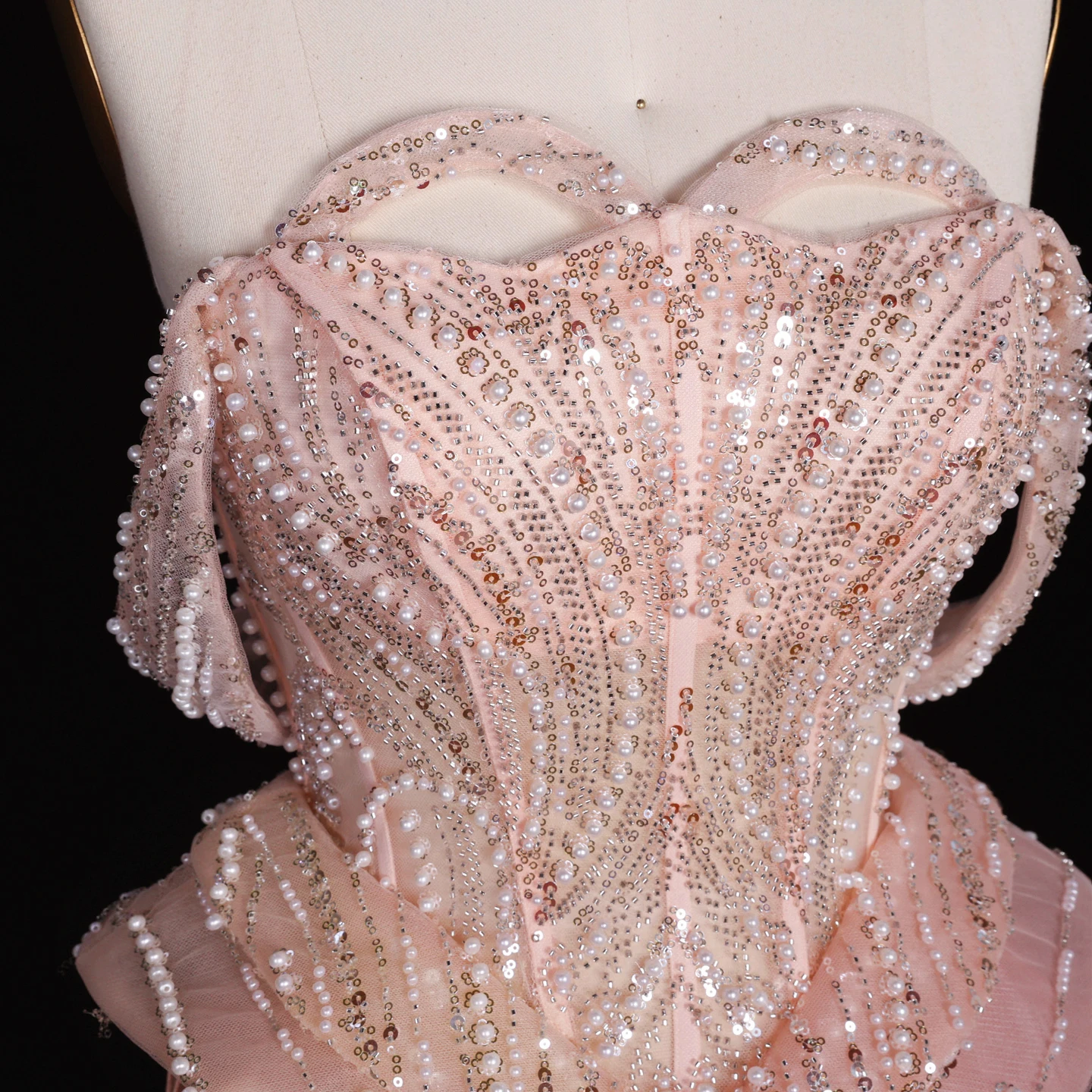 Sharon Said Luxuriöses Pfirsichfarbenes Schulterfreies Meerjungfrauen-Abendkleid mit Abnehmbarer Rüschen-Schleppe, Formelle Anlass-Partykleider SS236 Maßanfertigung – Detail 7