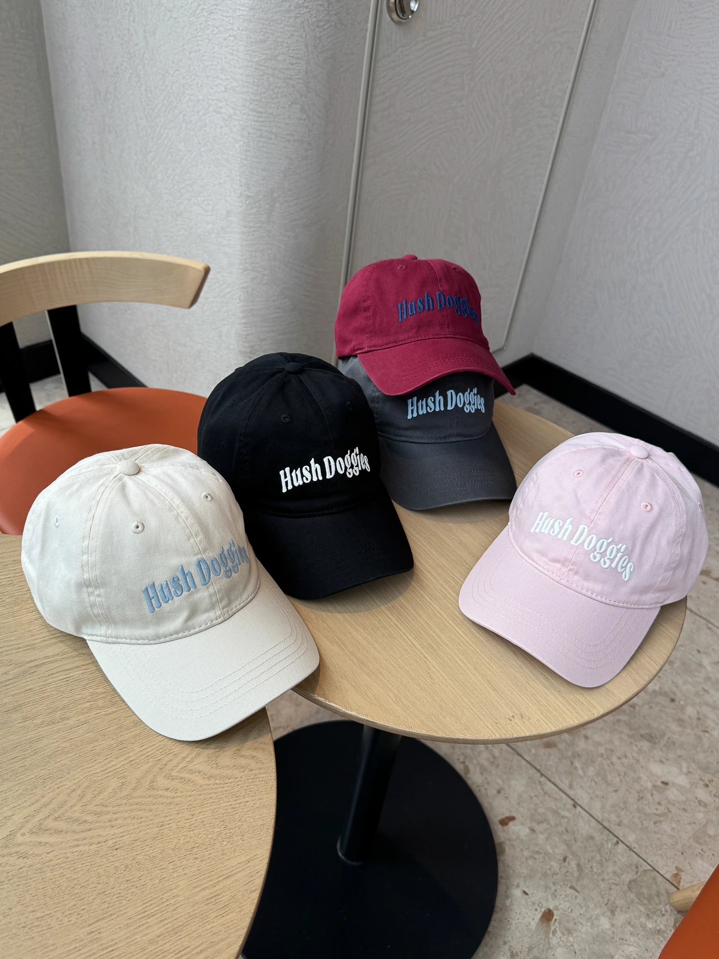 

Letter embroidered baseball cap shows a small face, trend versatile shopping sports four seasons cap men