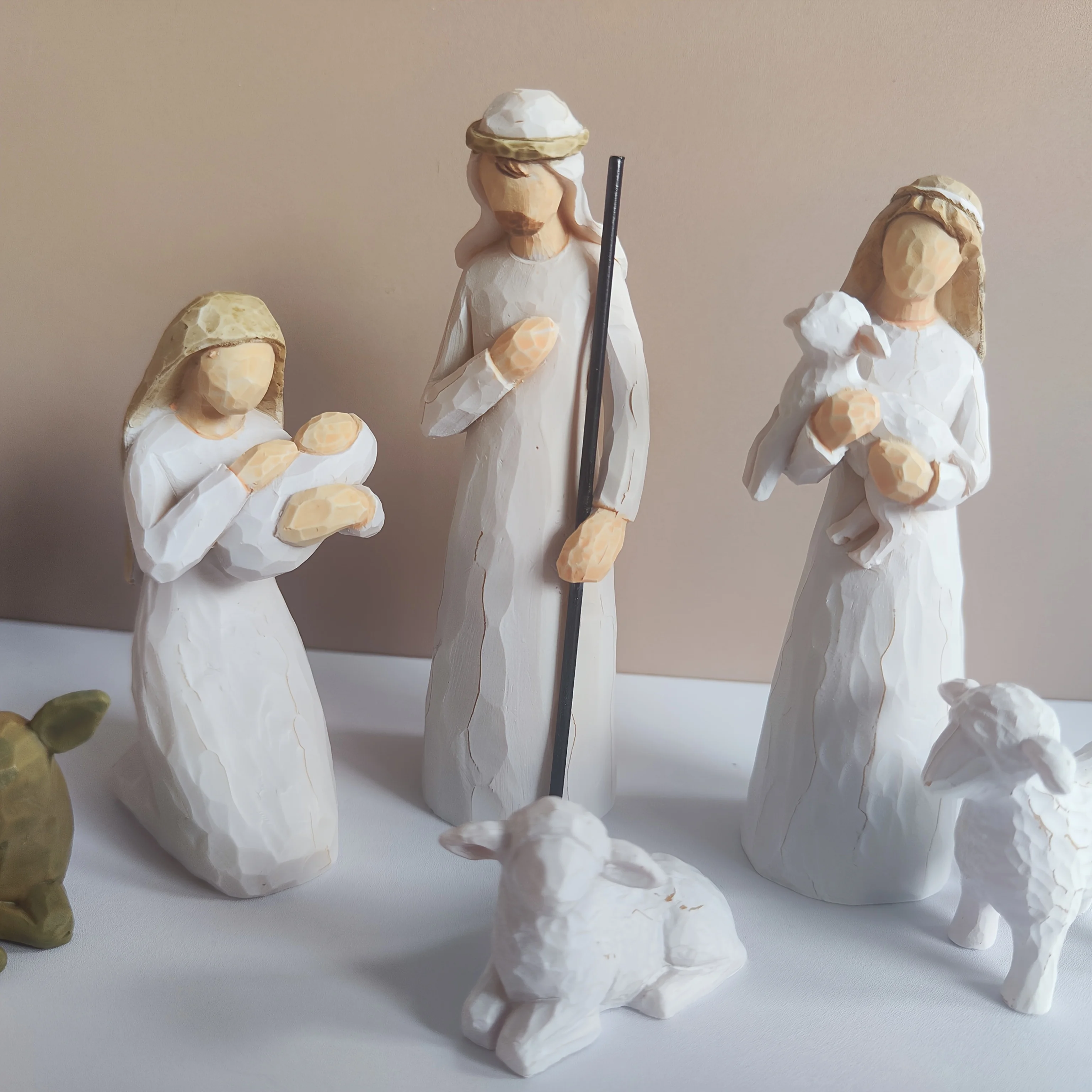 مجموعة تماثيل راتينج لمشهد المهد مجهولي الهوية مكونة من 6 قطع، ديكور عيد الميلاد لولادة يسوع، ماري جوزيف الراعي والأغنام، الحد الأدنى