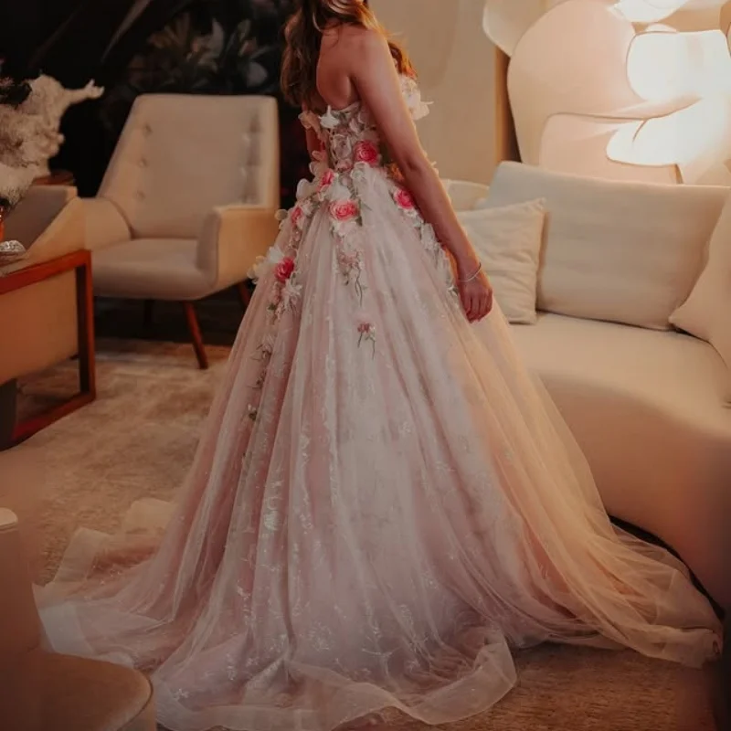 光沢のあるライトピンクのキンセアニェーラドレス、オフショルダー、3Dフラワーデカール、ロングテール、ベスティドス・デ・15キンセアニェーラ ﻿ カスタマイズ
