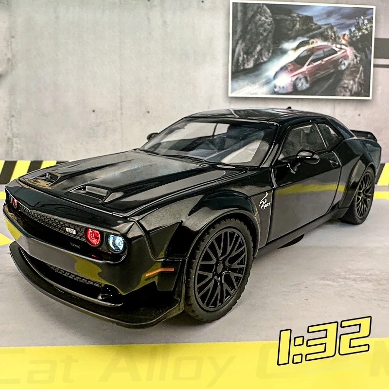 

1:32 Dodge Challenger SRT Hellcat Alloy Muscle Car Model Simulation Diecast Metal Car Model Sound Light Children Toy Gift