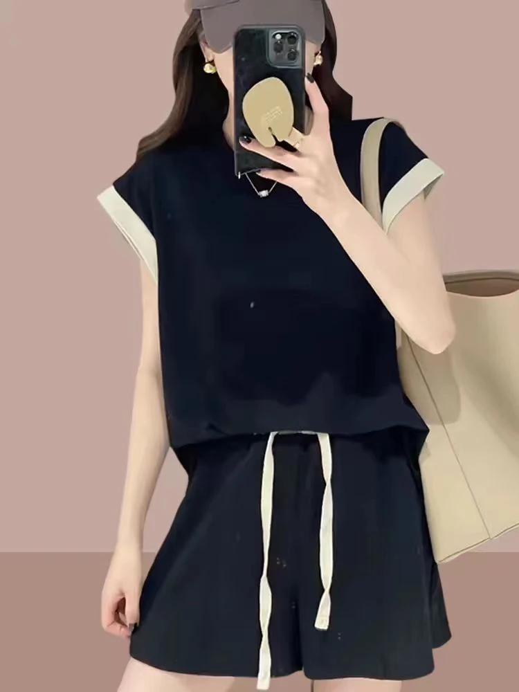 

Модный спортивный костюм для женщин: летний комплект в корейском стиле с цветными блоками, топ с коротким рукавом и повседневные шорты с широкими штанинами, комплект из двух предметов