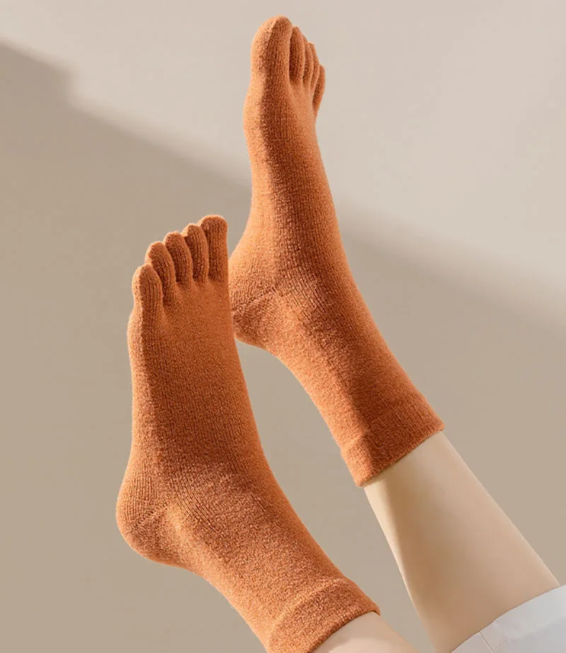 Autumn Winter Thicken Cashmere Five Toe Socks For Women Middle Tube Socks Candy Color Stretchy Five Finger Socks Split Toe Socks view 3