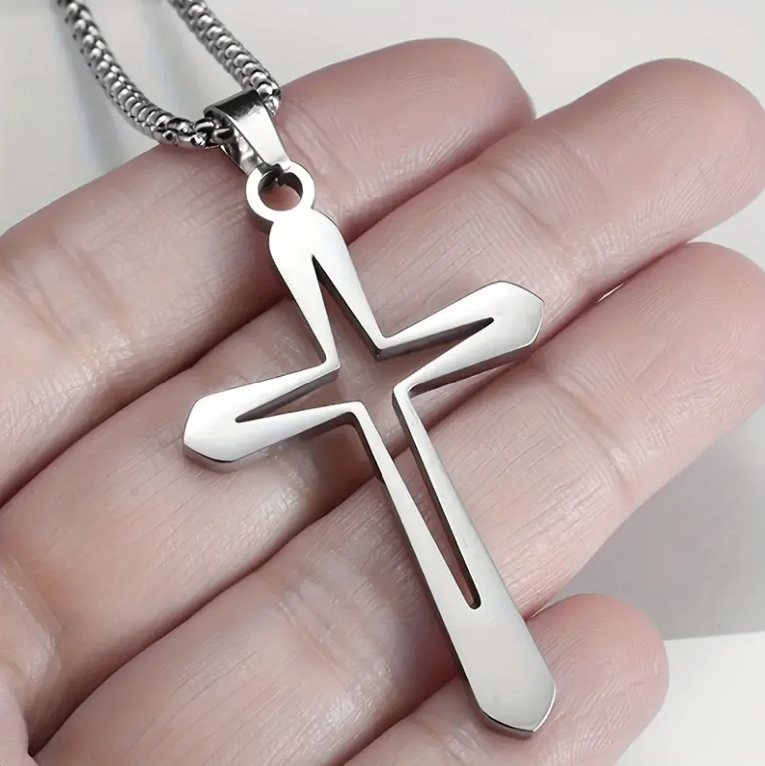 Fashion Design Simple Hollow Cross Pendant Men\'s Hip Hop Stainless Steel Necklace Religious Christian Amulet Jewelry