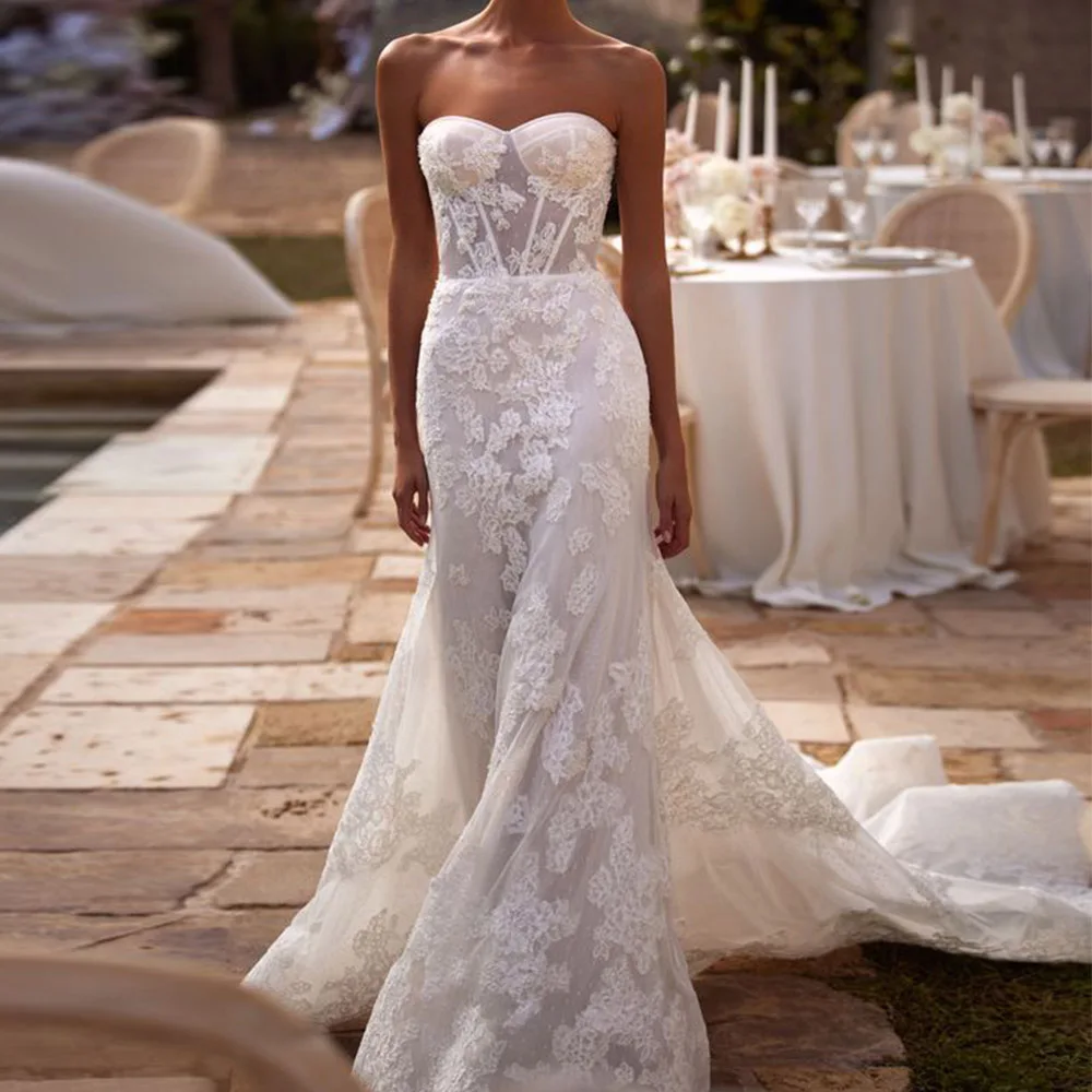 ชุดแต่งงานนางเงือกสุดหรูแบบสั่งตัดสำหรับเจ้าสาว ผ้าทูลล์จับจีบประดับลูกไม้  แบบไร้สาย  ปี 2025