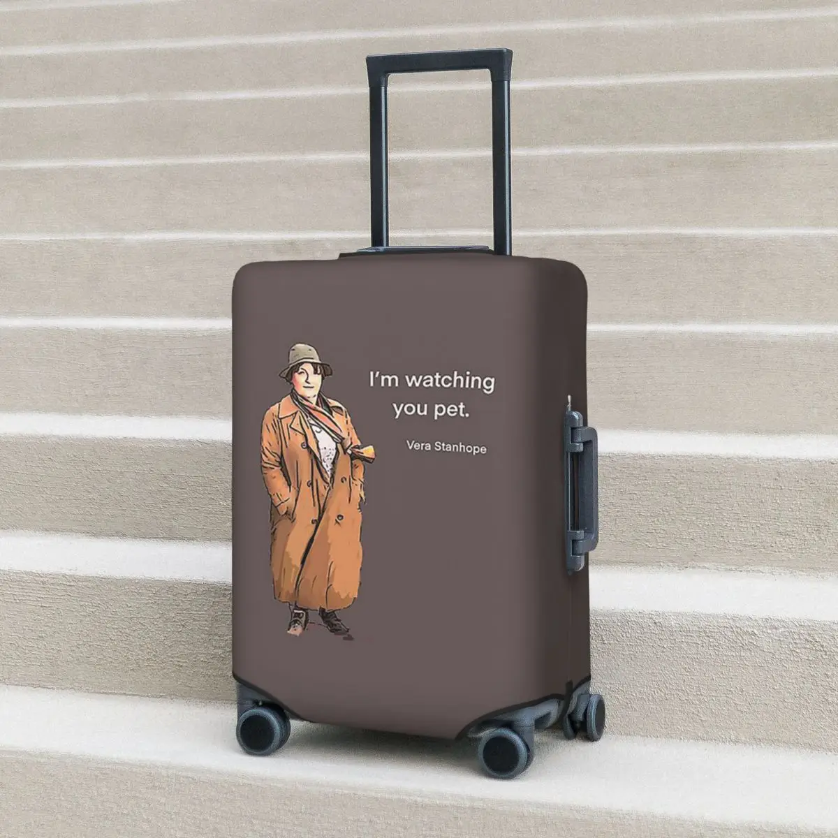DCI Vera Stanhope أنا أراقبك الحيوانات الأليفة. غطاء حماية مرن لحماية أمتعة السفر مقاس 18-32 بوصة #3