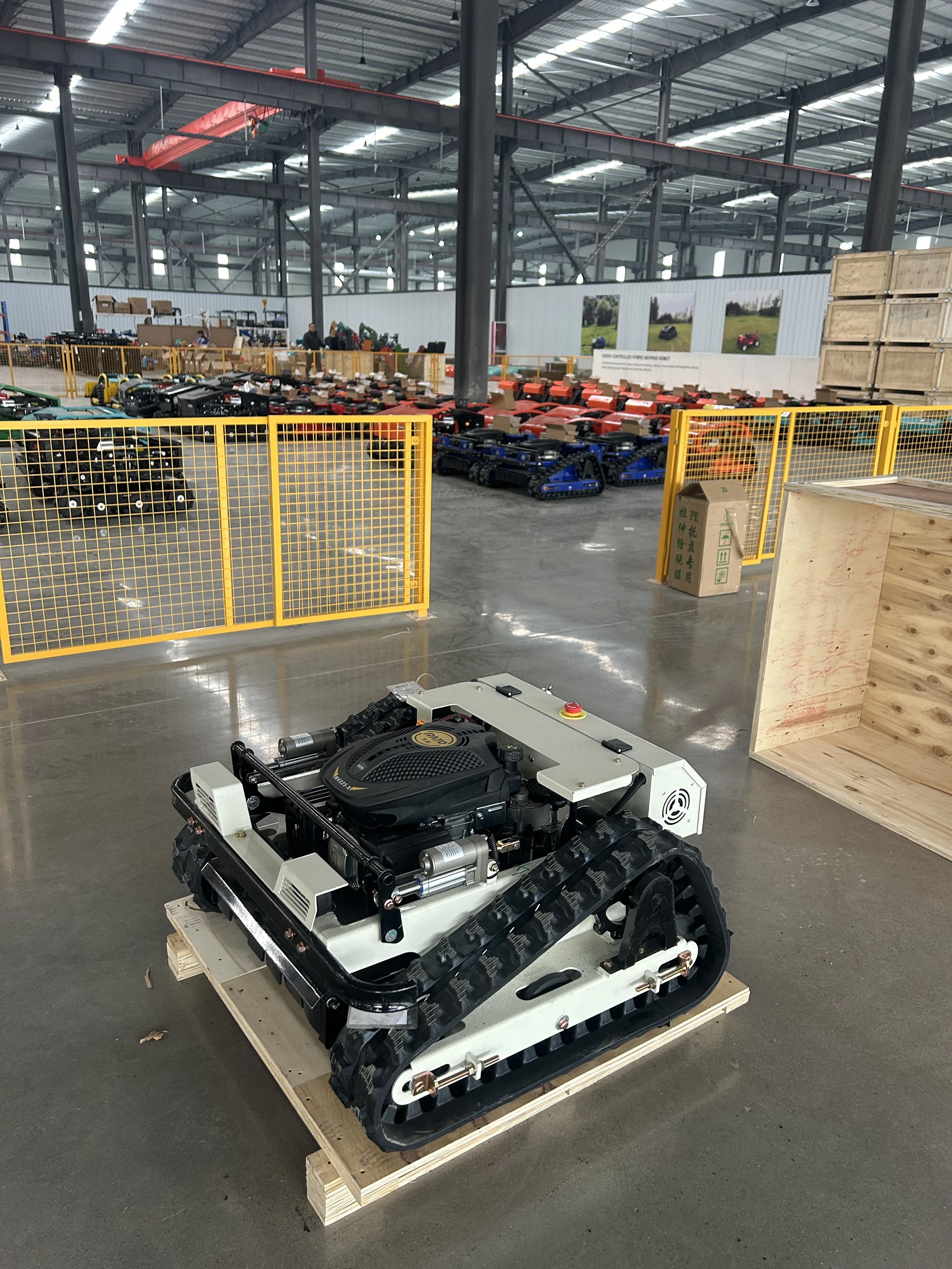 

Customized version available for delivery 500mm remote control lawnmower suitable for domestic use