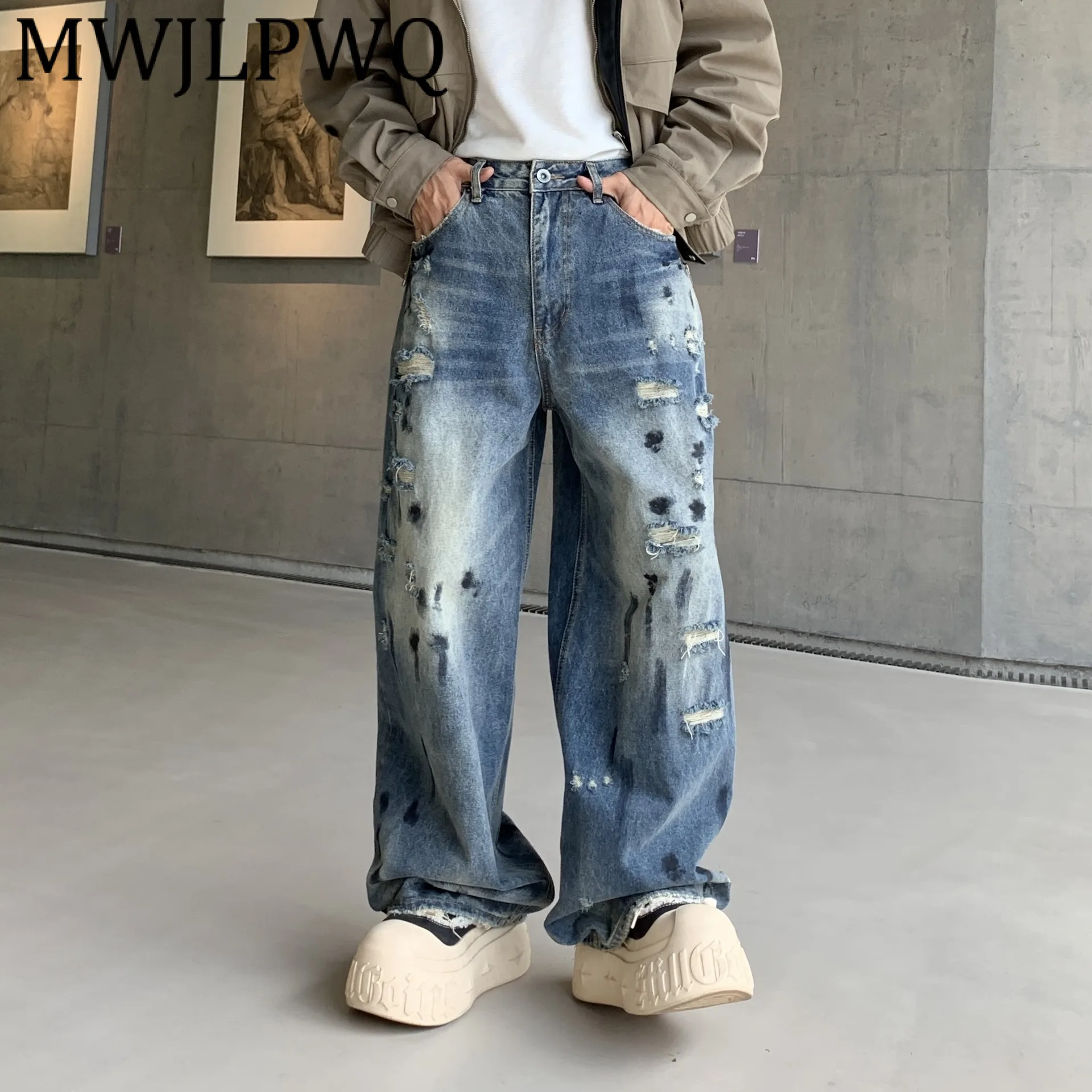 

MWJLPWQ New Trendy Hand-Painted Loose Jeans For Men Blue Washed Graffiti Fake Ripped Design Straight Wide-Leg Pants Autumn 12151
