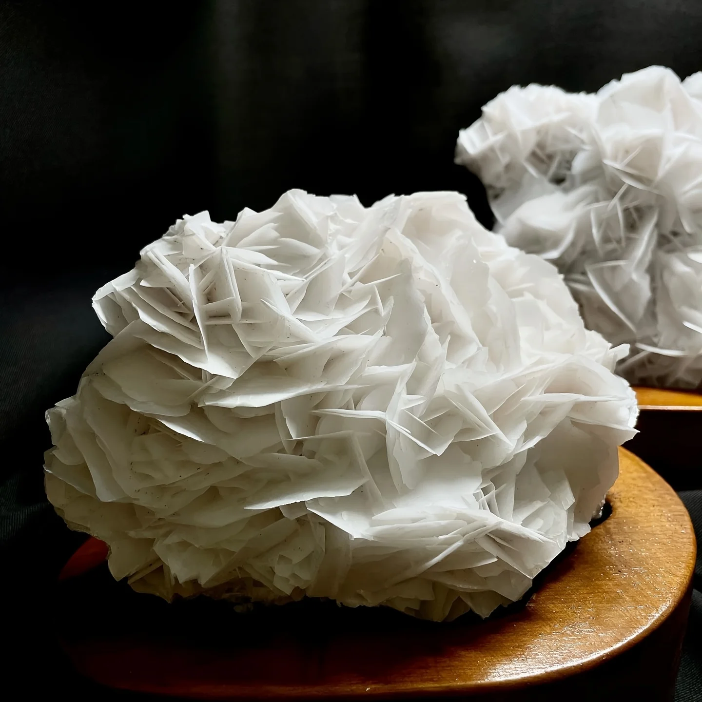 1pc Rare White Rose Calcite Stone - Bohemian Style Purple Fluorescent, Elegant DIY Jewelry Making, Home Decoration - Image 3