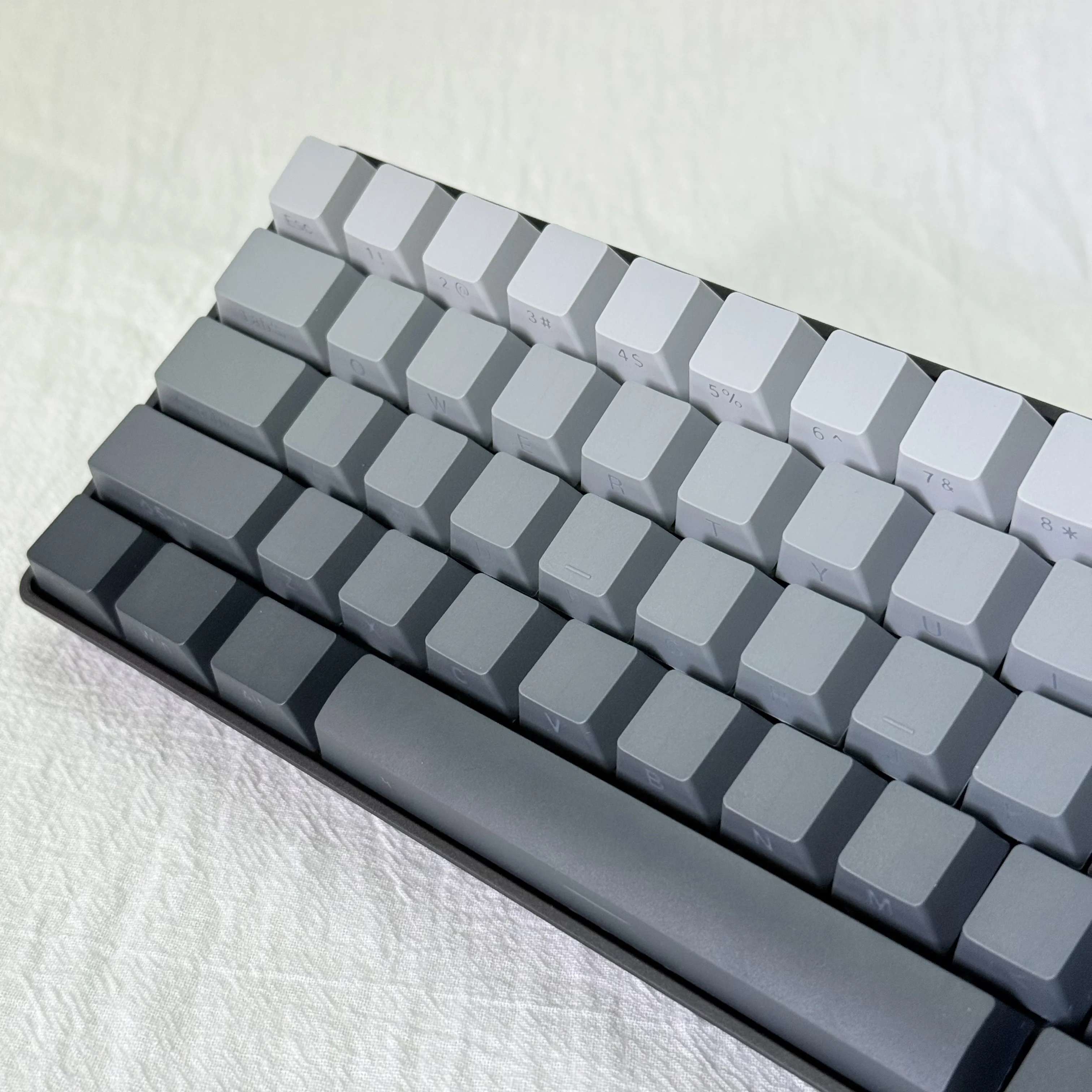 

Gradient Keycaps 60% 75% 87% 100% Layouts Mechanical Keyboard Custom Keycaps Side-Legend Grey Purple Red Green OEM Profile