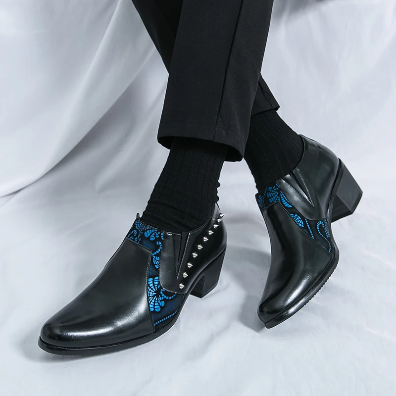 Europese en Amerikaanse hoge hakken Modetrends Klinknagels Kleurblokkering Persoonlijkheid Nachtoptredens en catwalkschoenen