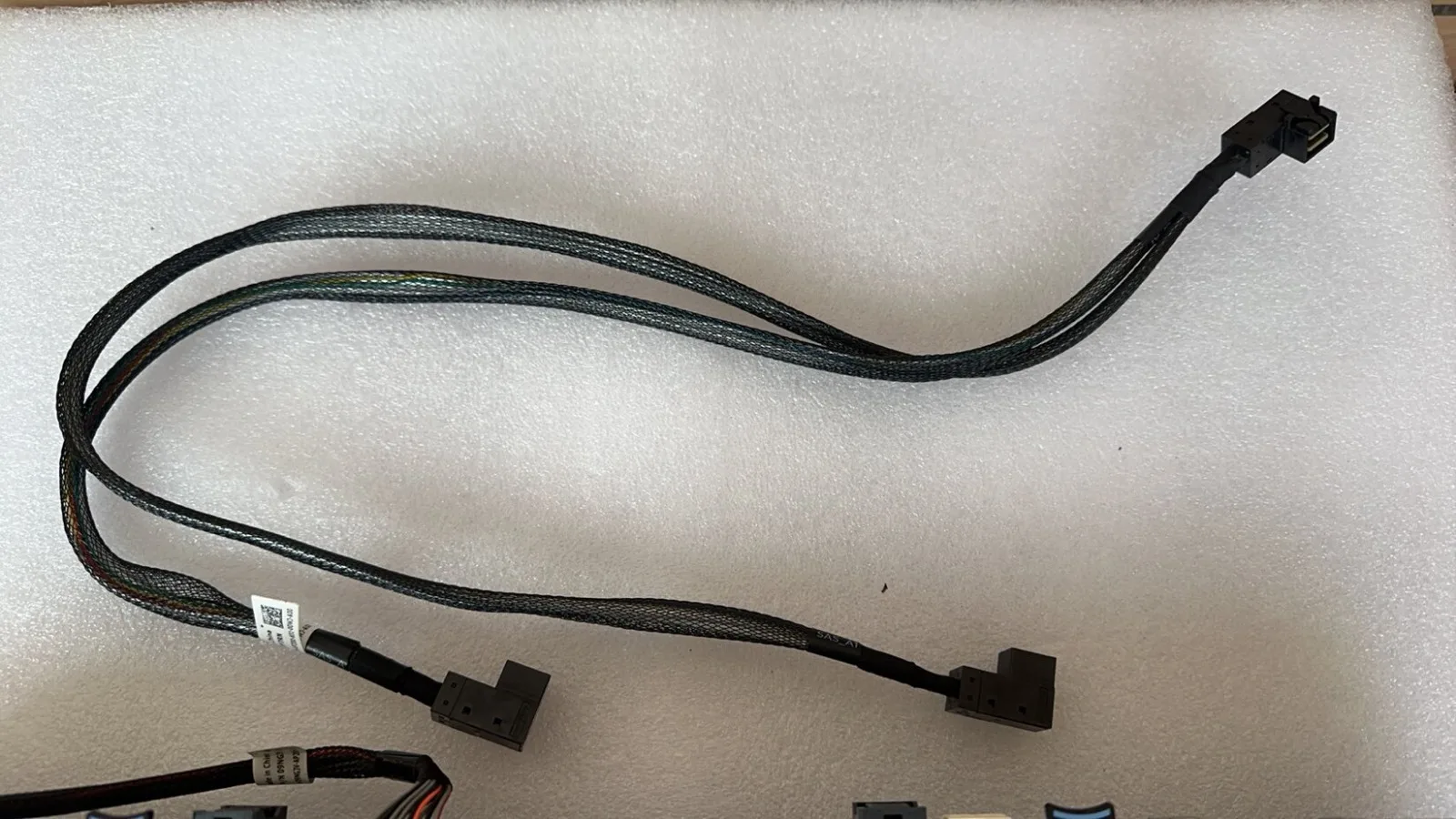 cable-hdd-yf7rn-pour-serveur-dell-de-r740xd