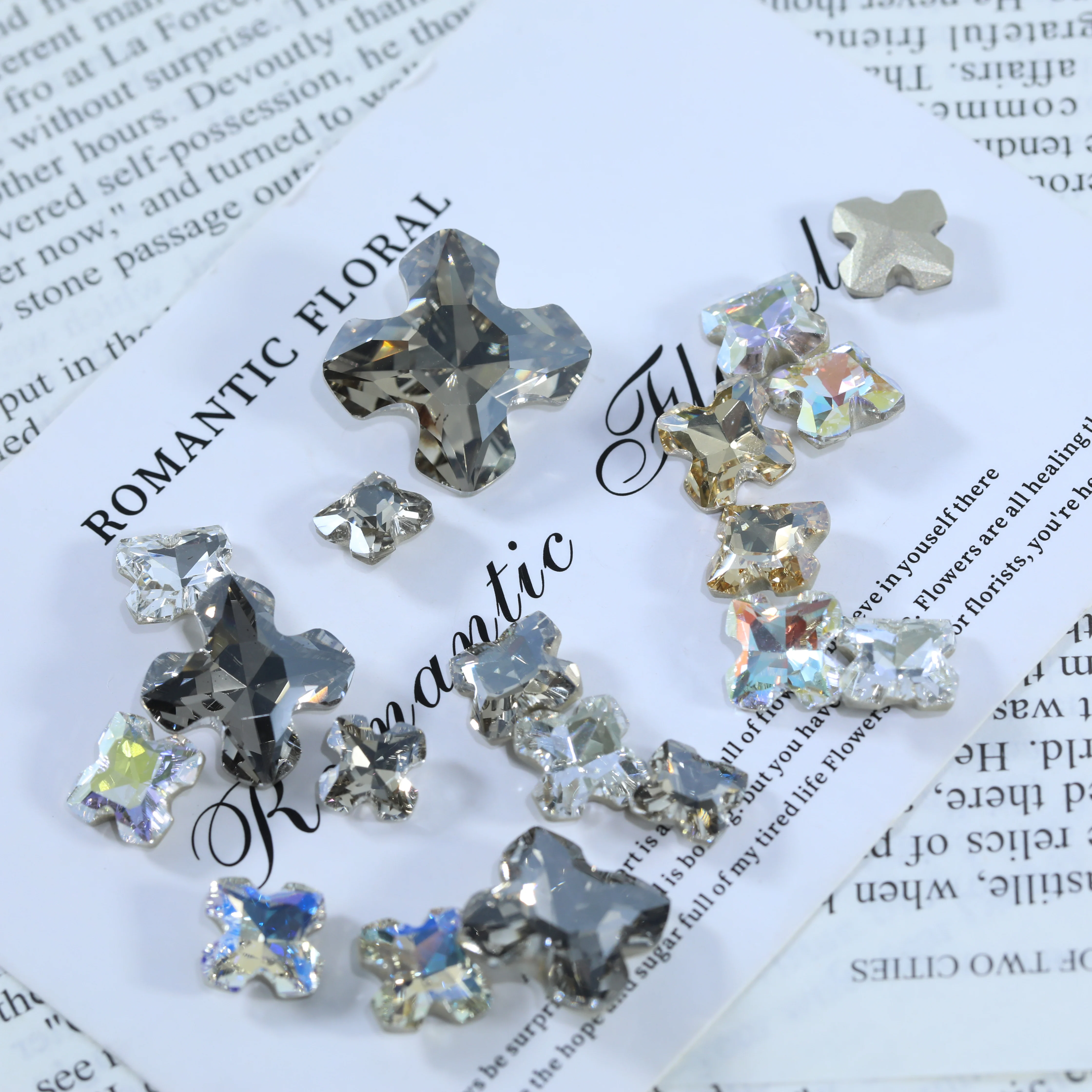 Funkelnde Kristall-Weihnachtskollektion Strasssteine Griechisches Kreuz Deko-Stein DIY Bastelzubehör für Haarschmuck Nagelkunst Tasche – Detail 3
