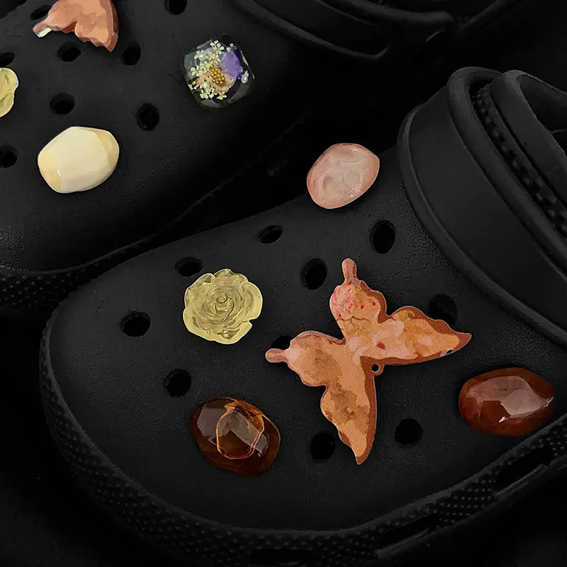 

Retro Modern Art Butterfly Flower Set Shoe Charms for Crocs Decoration Clogs Pins Garden Sandals Shaped Amber Resin Girl Gift