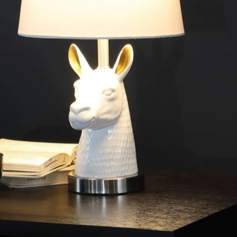 20.5 "الراتنج الجدول مصباح الأبيض اللاما تمثال نصفي شكل لعوب نمط غرفة نوم منضدة يناسب أجواء الإضاءة المنزلية المريحة