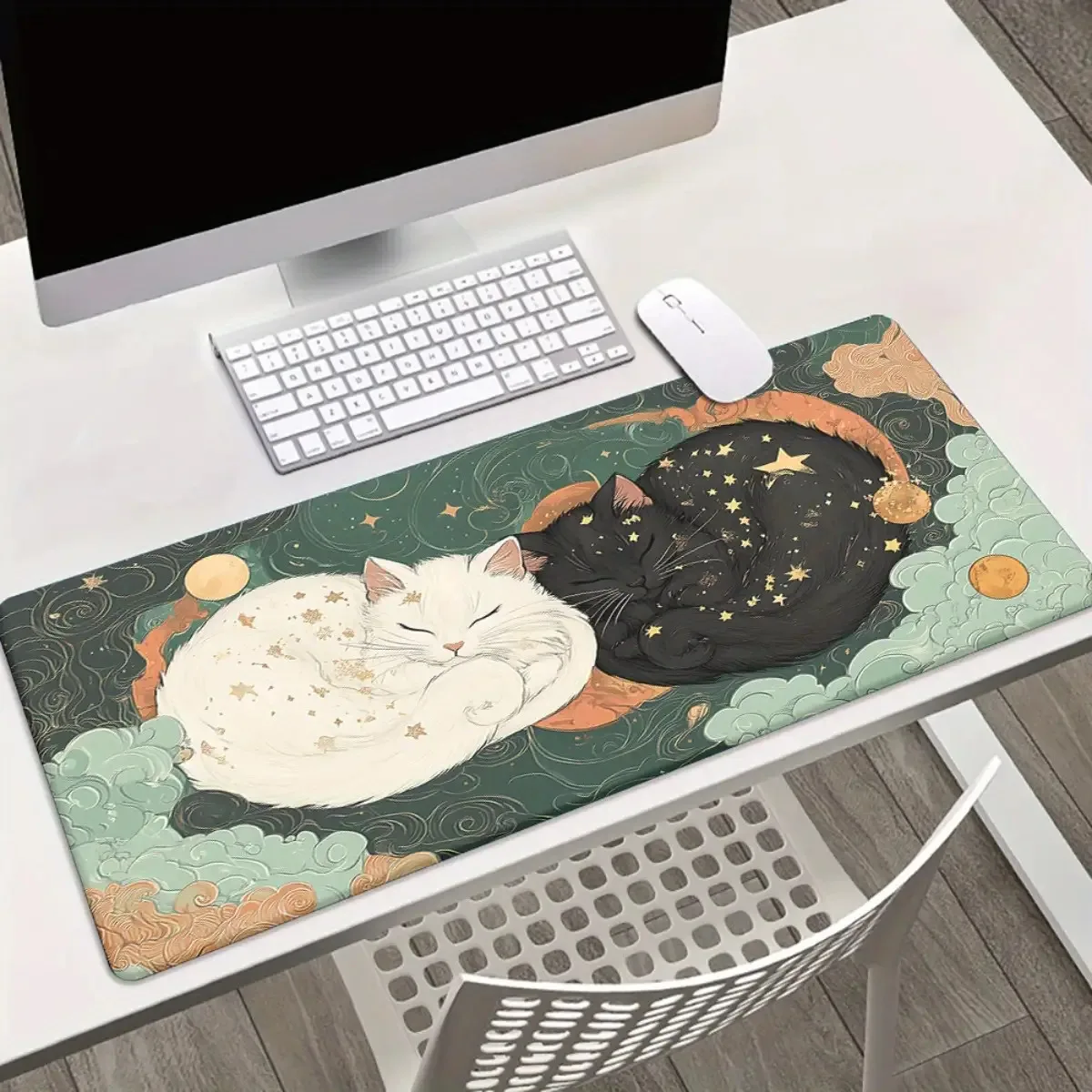 Antypoślizgowa gumowa podstawa podkładki pod mysz Sleeping Cat and Star nadaje się do dekoracji biur i komputerów stacjonarnych dla graczy.