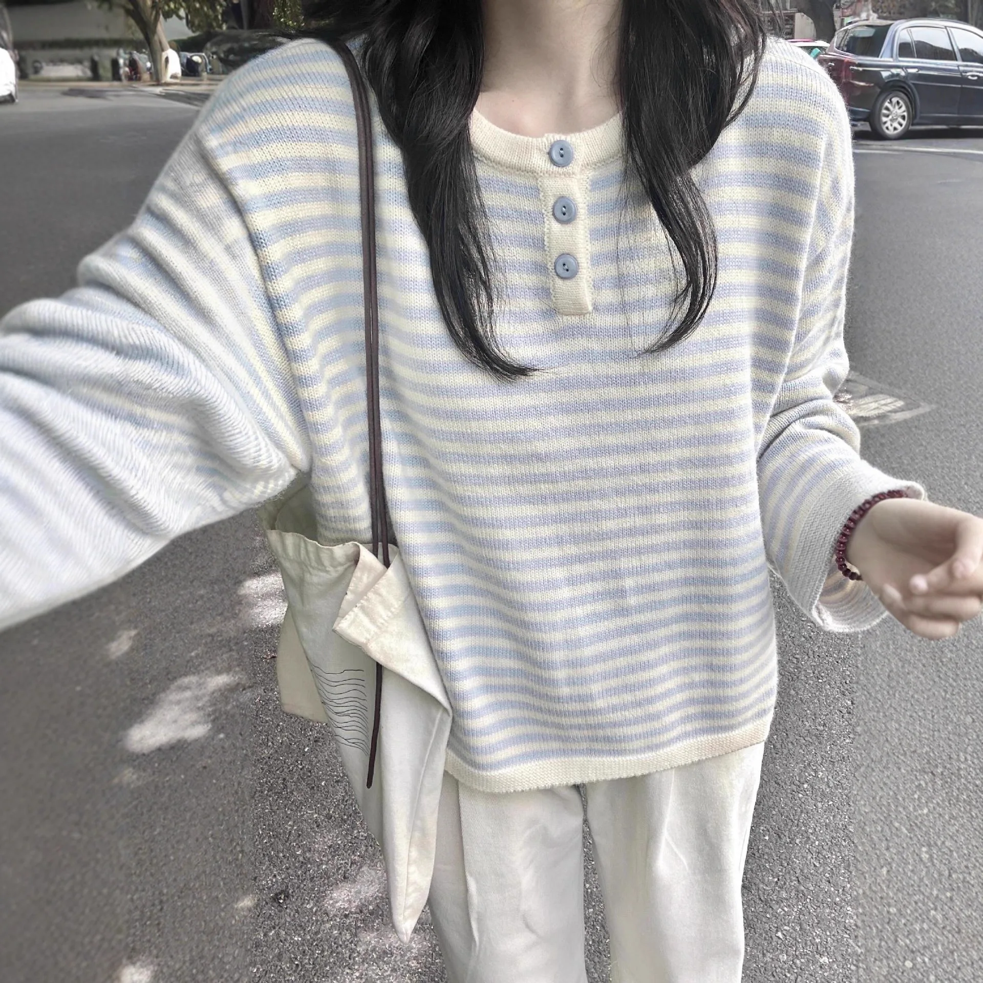 

2025 New Autumn and Winter Lazy Striped Contrasting Knitted Sweater Button Casual Top for Women Wearing Loose Sweaters