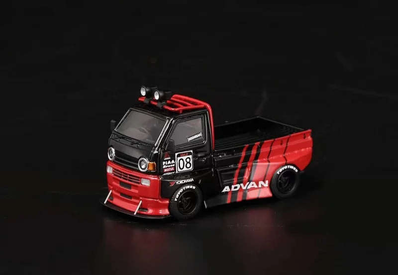 

YM модель 1:64 Suzuki грузовик пикап модель D12