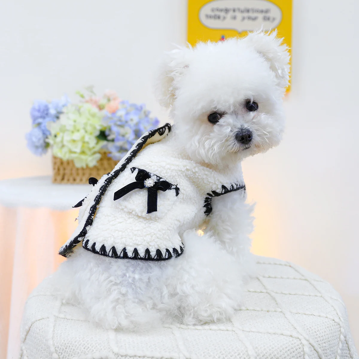 1PC pet clothing autumn and winter thick velvet black and white fragrant vest jacket suitable for small and medium-sized dogs