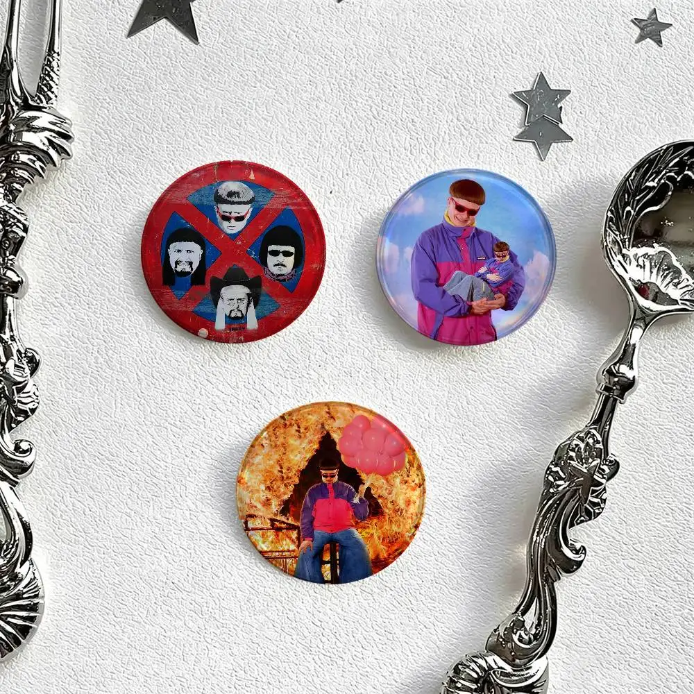 Hot Singer O-Oliver Tree album  Round Badge Game Figure Button Pin Tinplate Brooch Clothes Bag Accessories Friends Gift